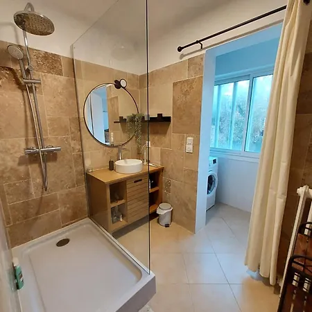 Grand T2 Ensoleille - Proche Gare Apartment